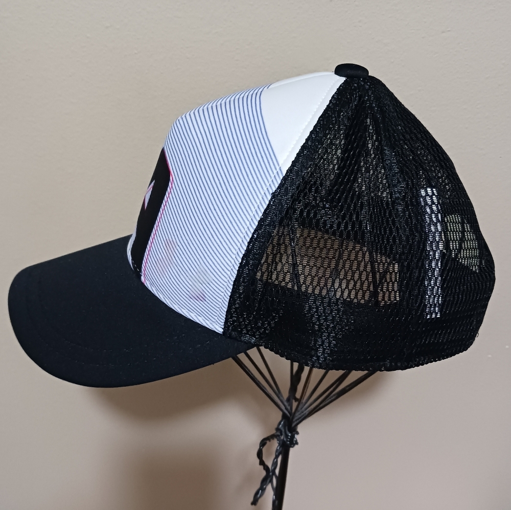 Under Armour Trucker Hat Youth Cap Black White Pink Holagram Logo Velcro Strap - Picture 2 of 9
